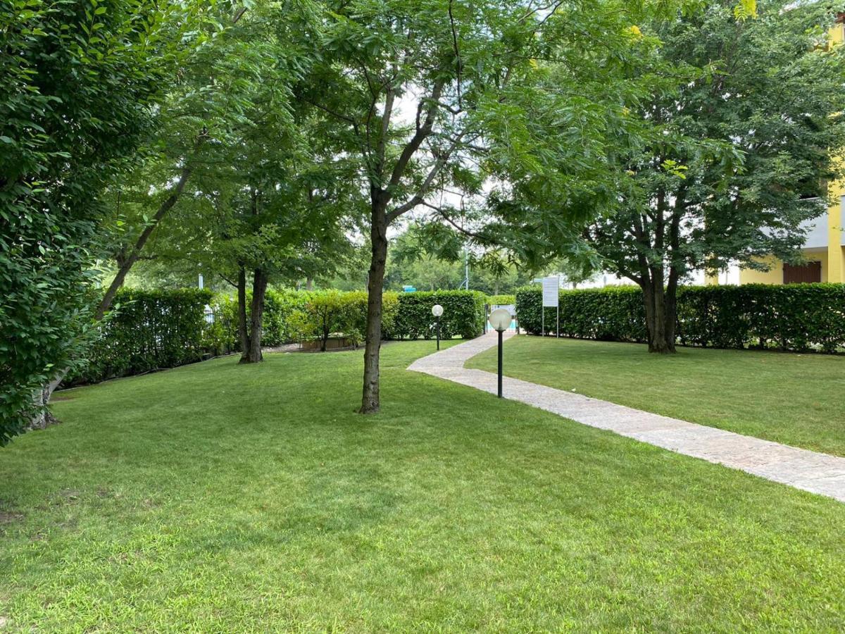 Appartamento Il Faro Con Giardino In Residence Con Piscina Desenzano del Garda Extérieur photo