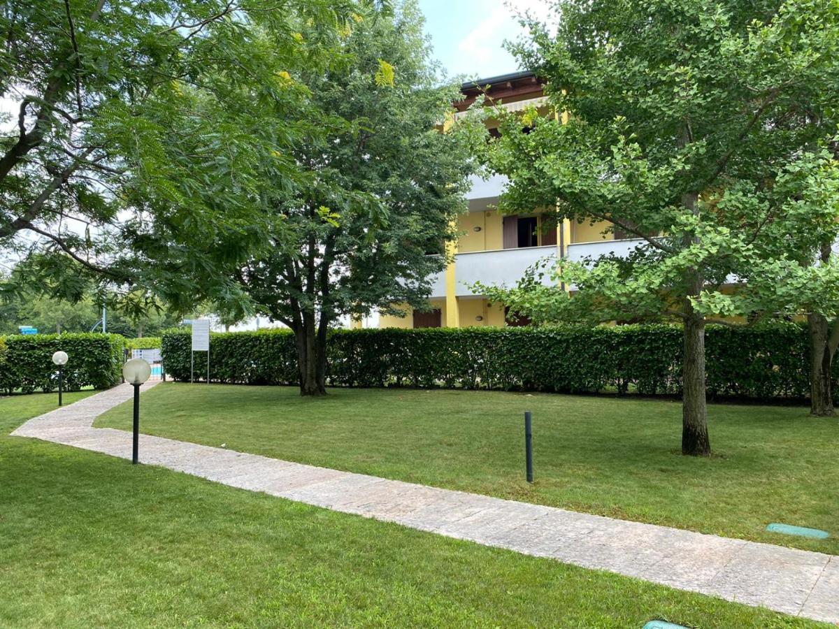 Appartamento Il Faro Con Giardino In Residence Con Piscina Desenzano del Garda Extérieur photo